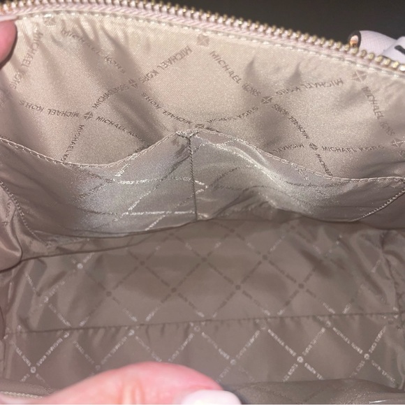 Michael Kors Satchel Crossbody Medium Soft Pink Like New! - Picture 14 of 16